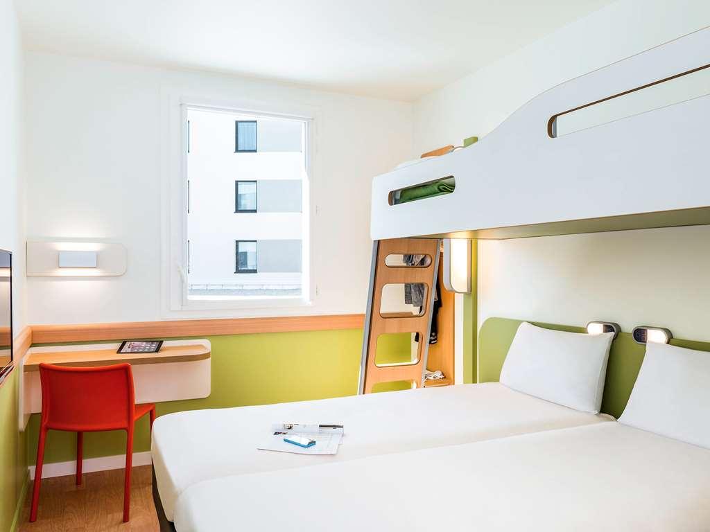 Ibis Budget Saint Quentin Yvelines - Velodrome Монтиньи-ле-Бретонё Номер фото