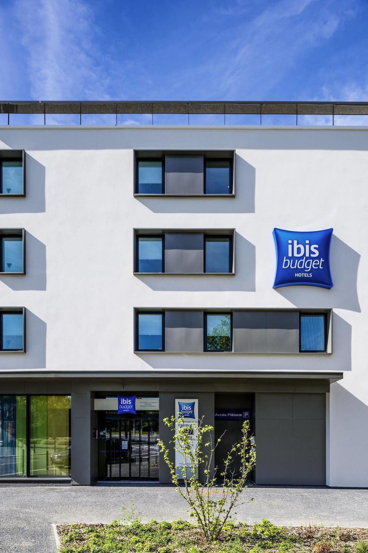 Ibis Budget Saint Quentin Yvelines - Velodrome Монтиньи-ле-Бретонё Экстерьер фото